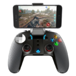 iPega 9099 &quot;Wolverine&quot; Gamepad - med en smartphone i hylsteret, der spiller et spil