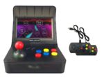 Coolbaby RS-07 Retro Arcade Front Photo med to controllere, der viser kompatible emulatorer