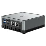 MinisForum UM250 AMD Mini PC - viser I/O på bagsiden med 2x USB Type-A 3.0, 1x DP-port, 1x HDMI-port og 2x RJ45-port til Ethernet sammen med strømport