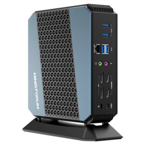 MinisForum EliteMini HX90 Vertical Gaming Mini PC - Montré de l&#039;arrière à un angle de gauche avec port d&#039;alimentation, 4x sortie d&#039;affichage, prise casque&amp;micro, 4x USB Type-C 3.0 et un port Ethernet 2,5G.