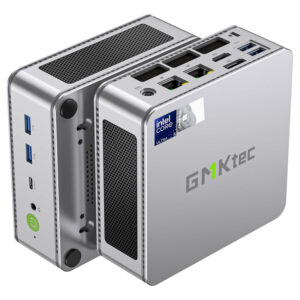 De afbeelding toont de GMKTEC NUBOX K9 Mini PC in een stijlvolle zilveren afwerking, die een vleugje elegantie toevoegt aan het slanke ontwerp. De zilveren kleur versterkt de moderne esthetiek, waardoor het een aantrekkelijke aanvulling is op elke werkruimte. Het GMKTEC logo is subtiel weergegeven op de bovenkant. De afbeelding benadrukt het verfijnde uiterlijk van de GMKTEC NUBOX K9 Mini PC in zilver.